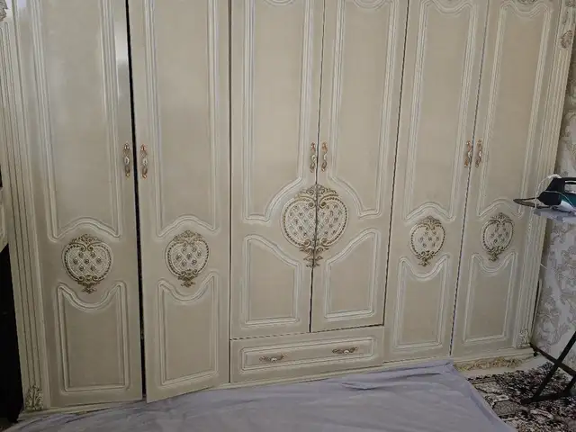 Спальный гарнитур, Конибодом