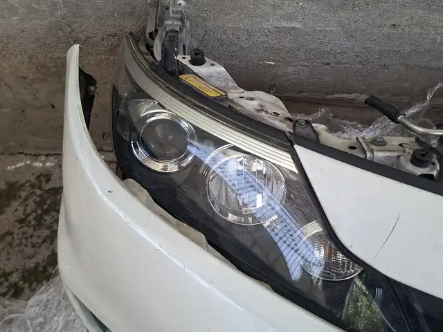 Передние фары от Toyota Estima, Душанбе