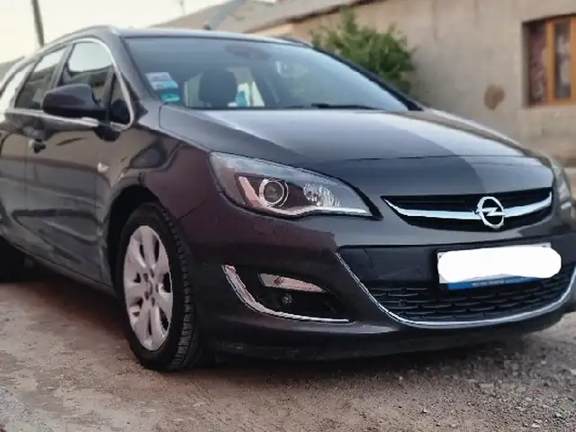 Opel Astra J