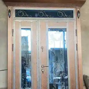 Стеклянная дверь, Душанбе