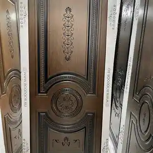 Дверь из Шпона, Душанбе