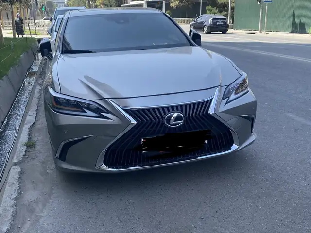 Lexus ES series