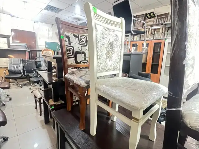Стулья, Душанбе