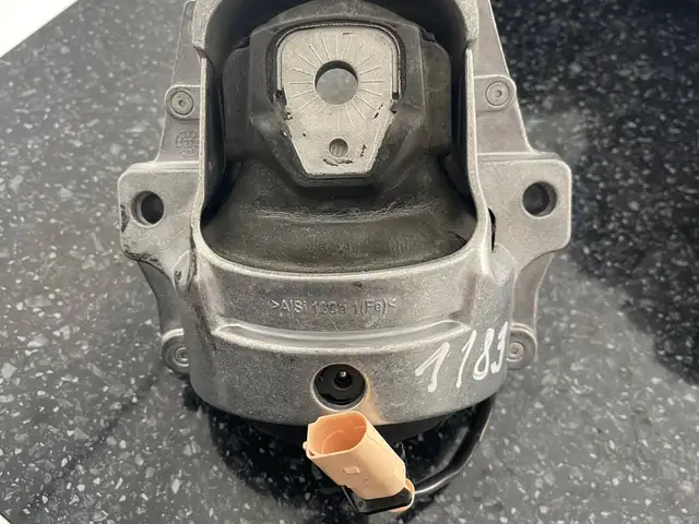 Подушка Двигателя Audi, Хуҷанд