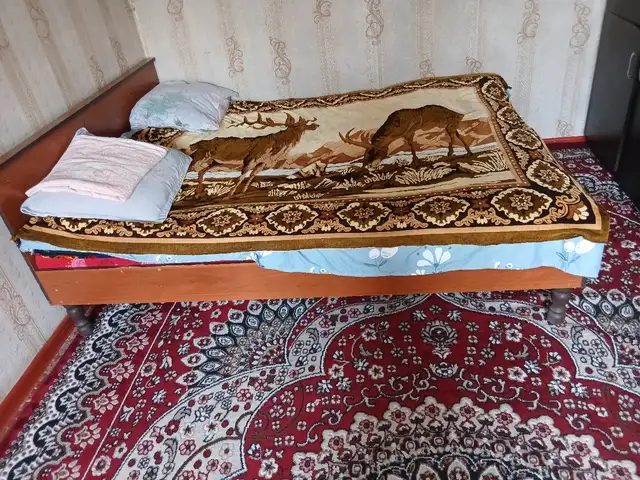 Двуспальная кровать, Турсунзода