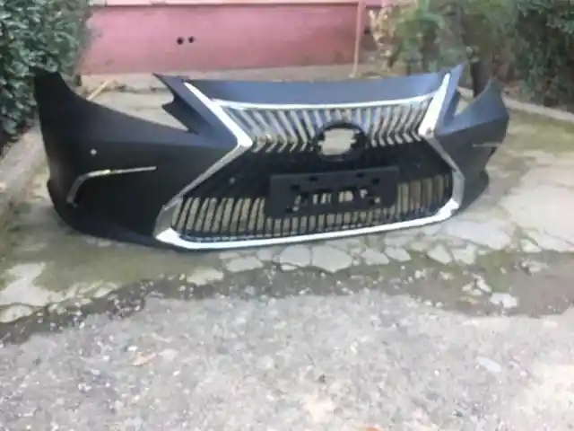 Передний бампер в сборе на Lexus ES 2018, Душанбе
