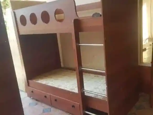 Двухъярусная кровать, Душанбе
