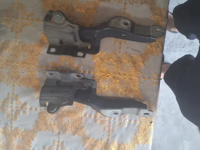 Петля капота Kia k7, Худжанд