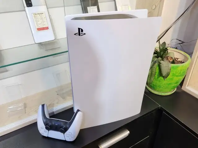 Игровая приставка Sony Playstation 5, Худжанд