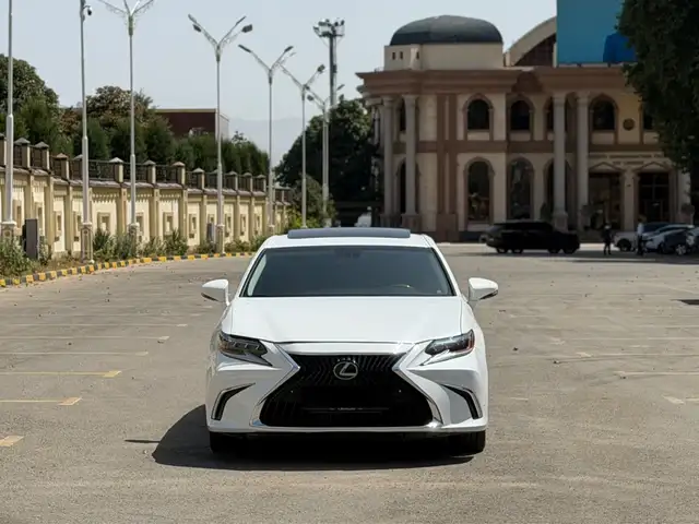 Lexus ES series