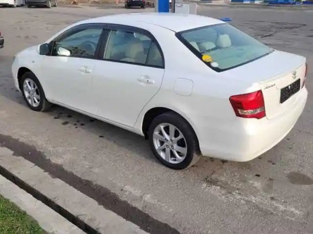 Заднее стекло на Toyota Axio, Душанбе