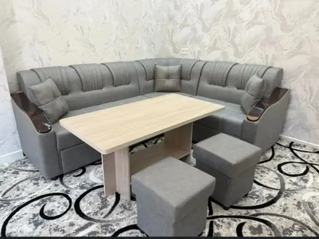 Уголок барои меҳмонхона, Хуҷанд