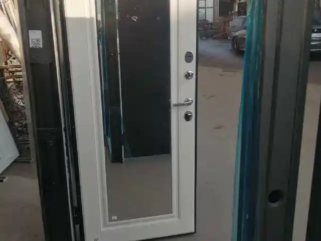 Дверь, Душанбе