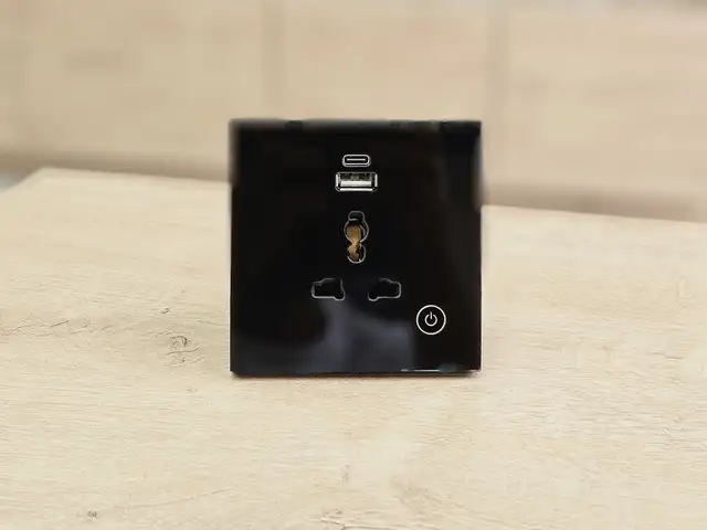 Умная розетка 220 V с USB и Type C, zigbee, Душанбе