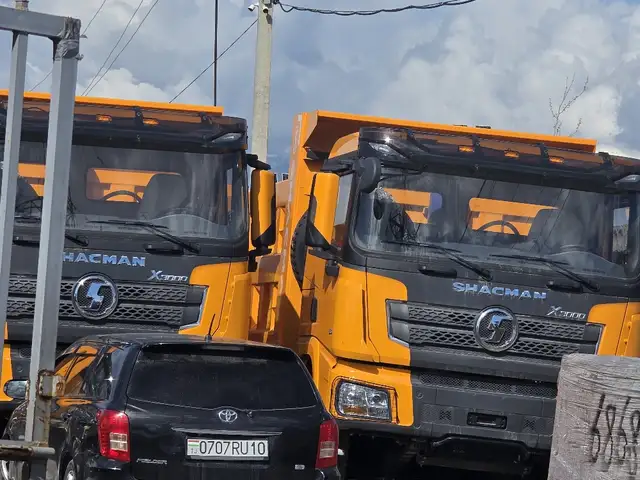 Самосвал Шакман, Душанбе