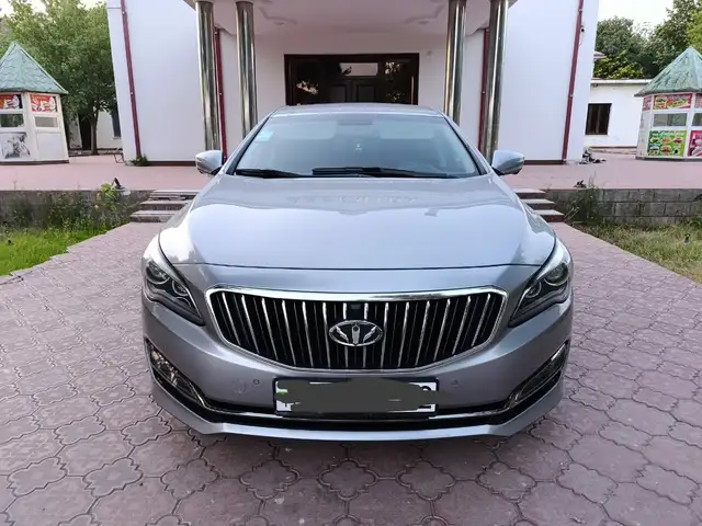 Hyundai Aslan