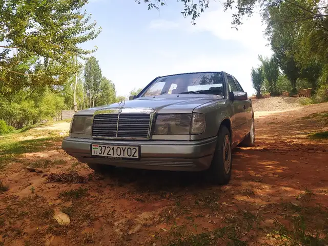 Mercedes-Benz W124