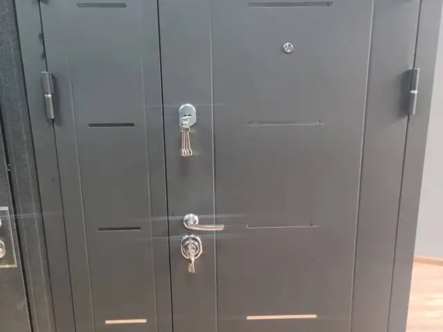 Дверь, Душанбе