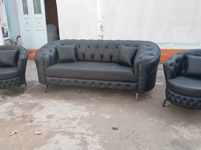 Тройка диван, Худжанд