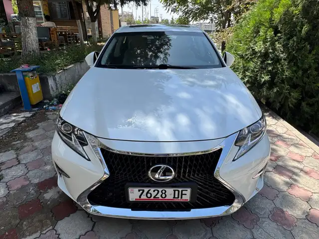 Lexus ES series