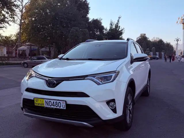 Toyota RAV 4, 2017, Душанбе - 2
