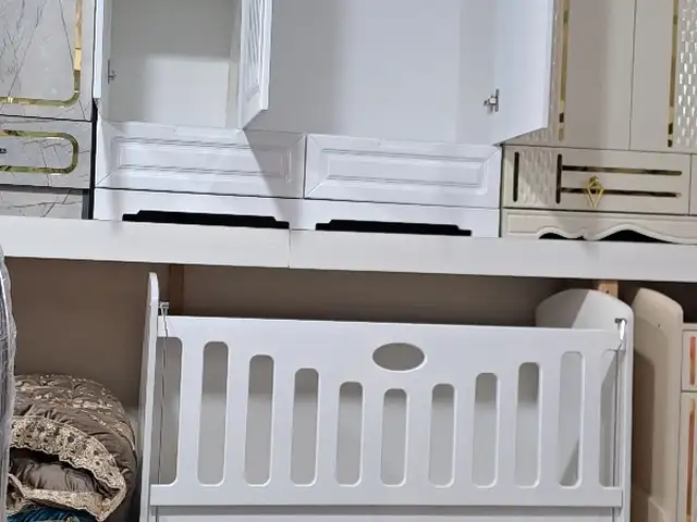 Колыбель и детский шкаф, Душанбе