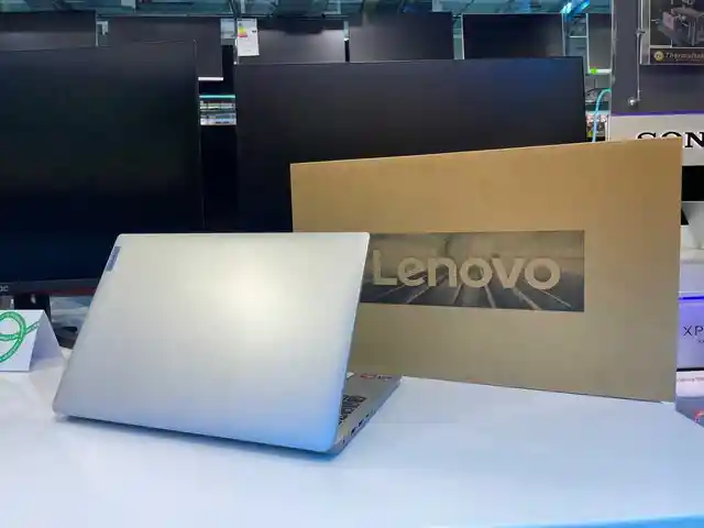 Ноутбук Lenovo AMD Ryzen 3-7320U 8/SSD256GB, Худжанд