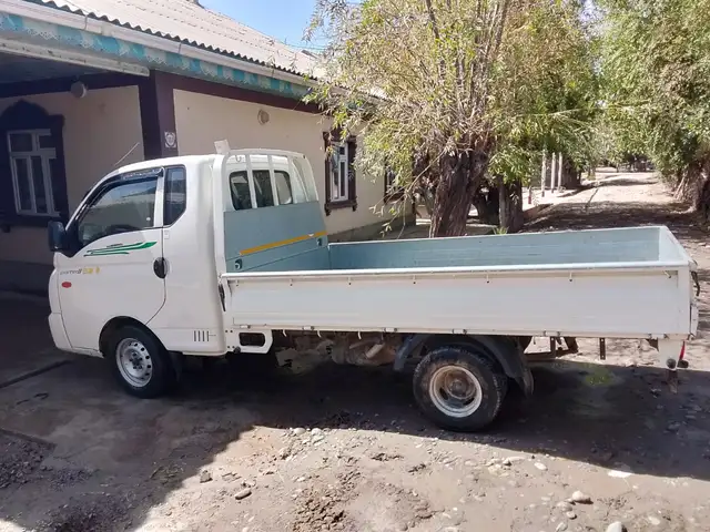 Бортовой автомобиль Hyundai Porter 2009, Душанбе