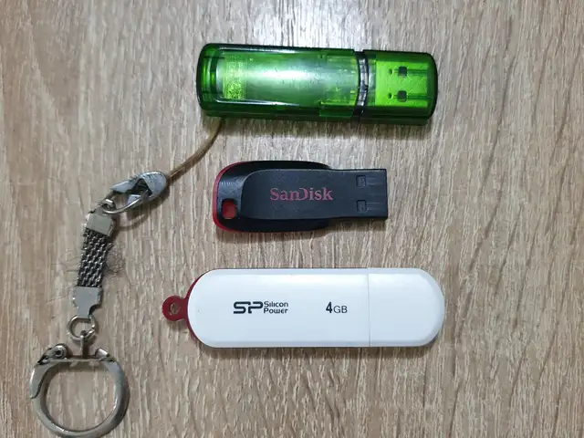 Флешки usb 4 gb, Бохтар (Курган-Тюбе)