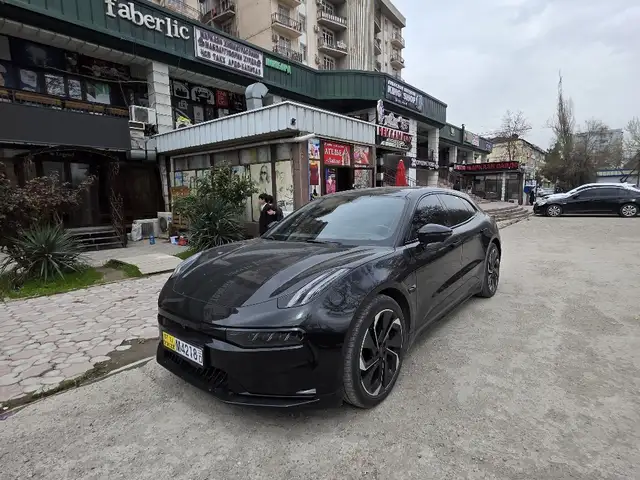 Zeekr 001
