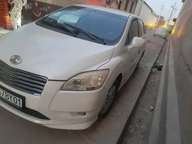 Toyota Mark X ZiO