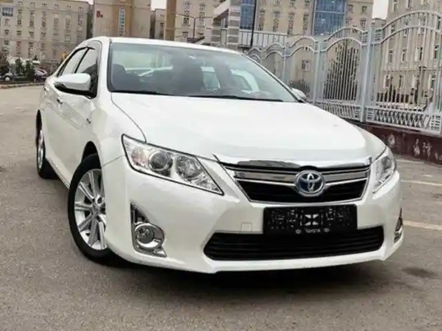 Лобовое стекло на Toyota Camry 4, Истаравшан