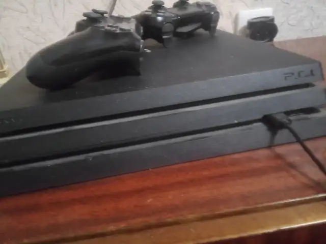 Игровая приставка Sony PlayStation 4 И ИГРОВОЙ РУЛЬ, Худжанд