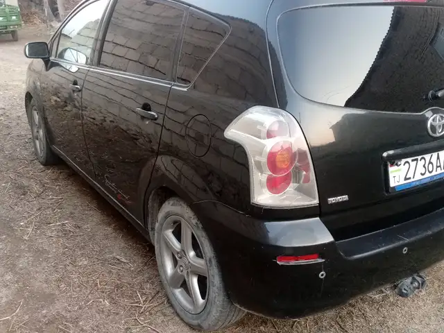 Toyota Avensis Verso