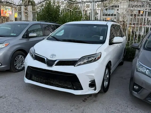 Минивэн Toyota Sienna, 2014, Душанбе