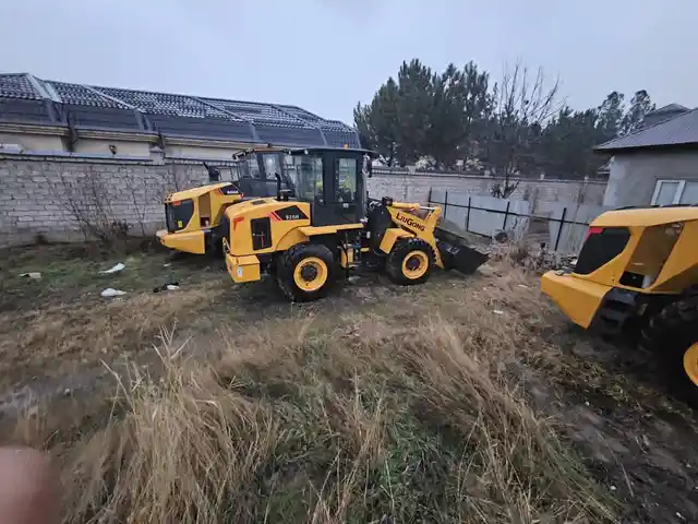 Мехлопат погрузчик 2 куба 835, Душанбе
