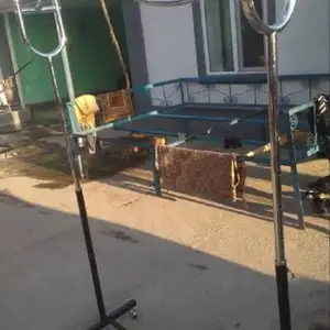 Гардеробная вешалка, Душанбе