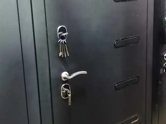 Дверь, Душанбе