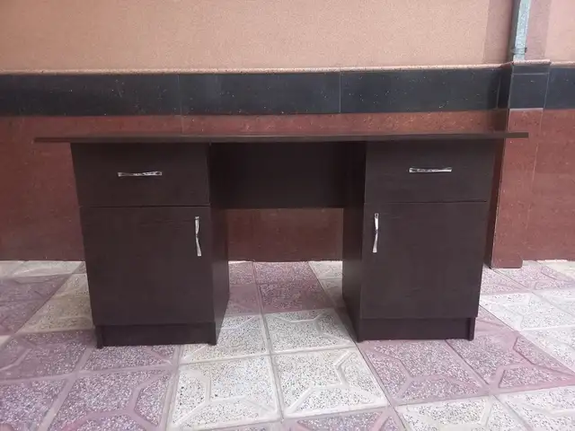 Двухтумбовый стол, Худжанд