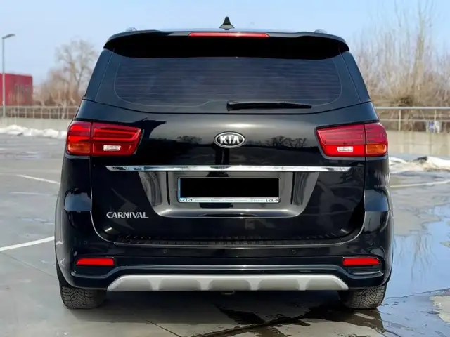 Спойлер Kia Carnival, Худжанд