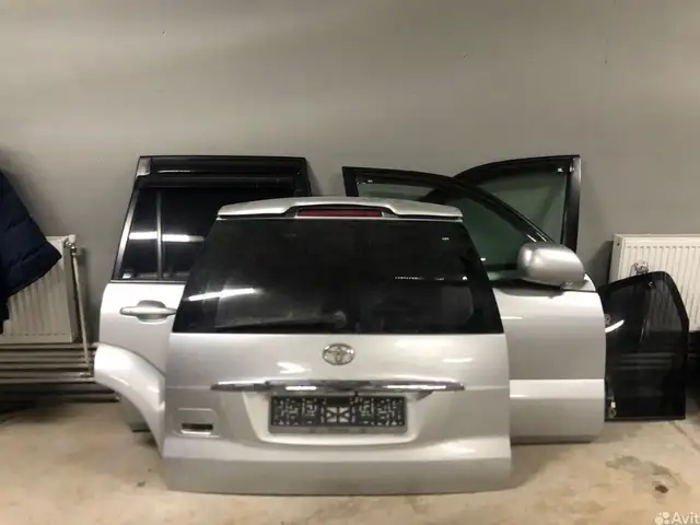 Дверь багажника на Toyota, Душанбе