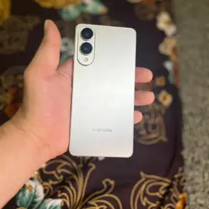 Samsung Galaxy S25 Edge, Хуҷанд