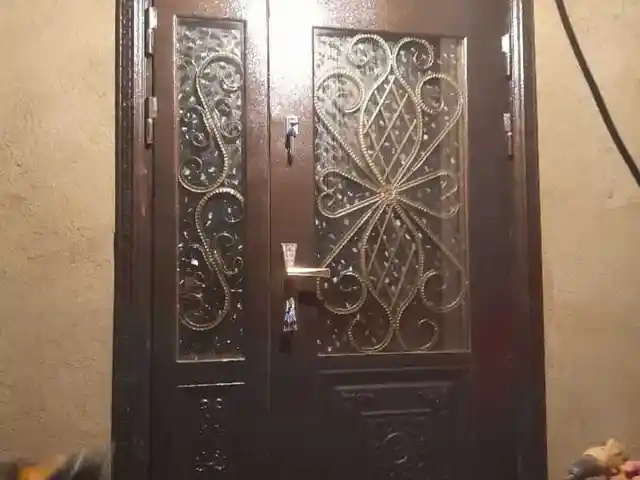 Дверь, Душанбе