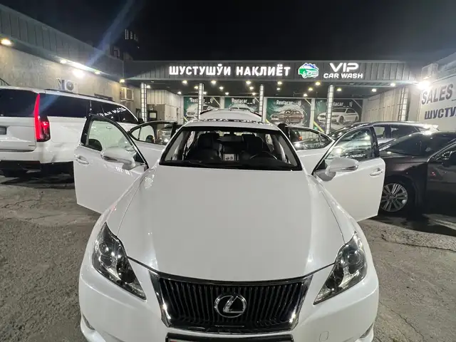 Lexus IS series