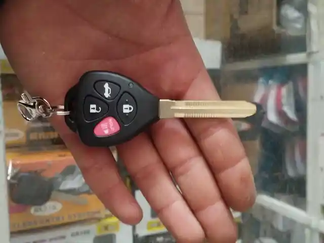 Штатный пульт для Toyota Camry, Душанбе