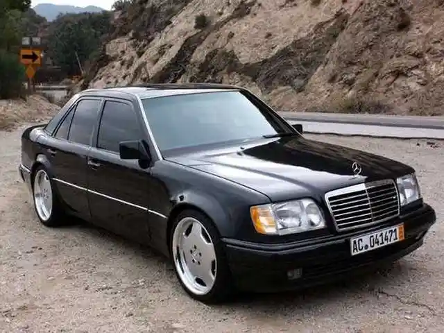 Стекла дверей Mercedes-Benz W124, Душанбе