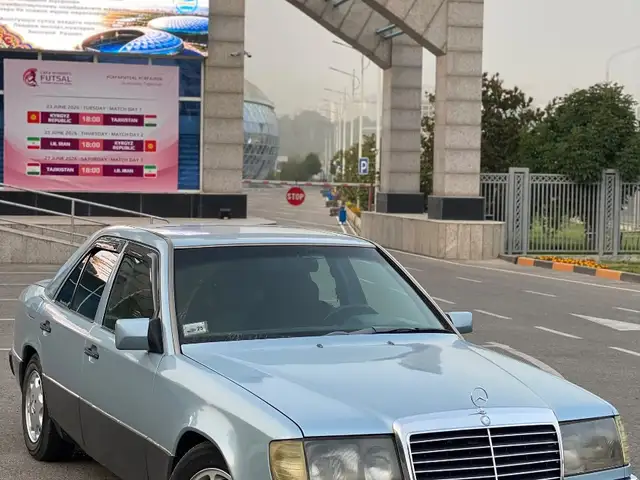 Mercedes-Benz W124