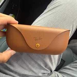 Oчки Ray-Ban, Худжанд