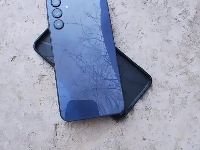 Samsung Galaxy A15, Вахдат
