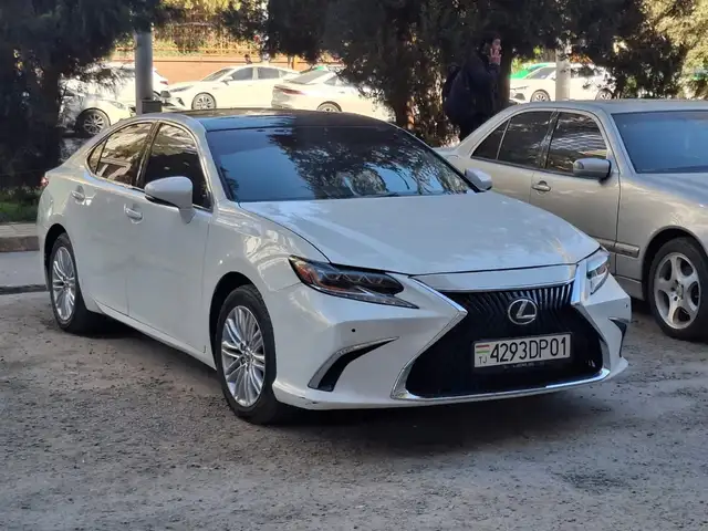 Lexus ES series